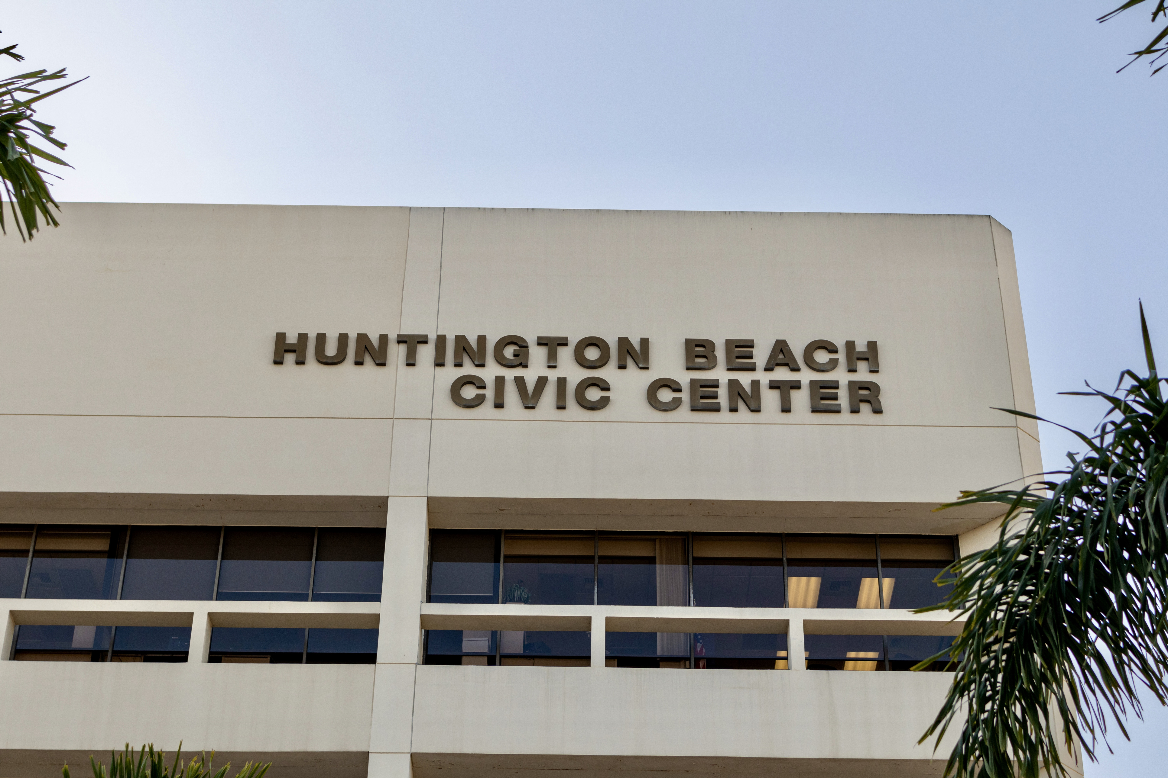 Huntington Beach city councilmember files defamation lawsuit against school board president | LAist
