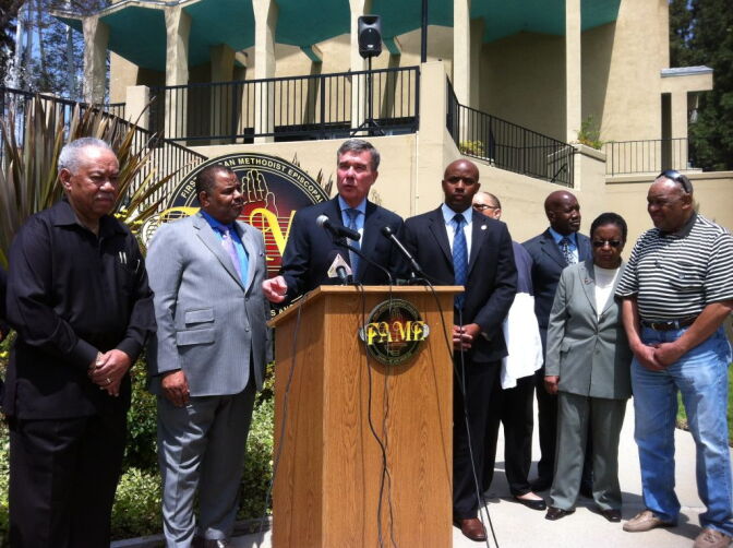 Gil Kerlikowske, director of the Office of National Drug Control Policy, visited clergy members at First AME Church in Los Angeles.