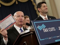 WASHINGTON, DC - NOVEMBER 02:  House Way and Means Chairman Kevin Brady (L) (R-TX) and Speaker of the House Paul Ryan (R) (R-WI), joined by members of the House Republican leadership, introduce tax reform legislation November 2, 2017 in Washington, DC.  The tax reform legislation is a centerpiece of U.S. President Donald Trump's legislative agenda.  (Photo by Win McNamee/Getty Images)