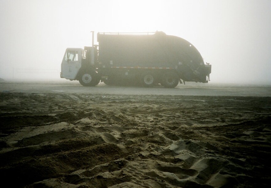 garbage_truck_beach.jpg