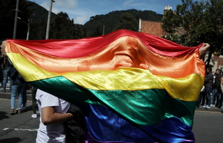 colombia gay flag burning