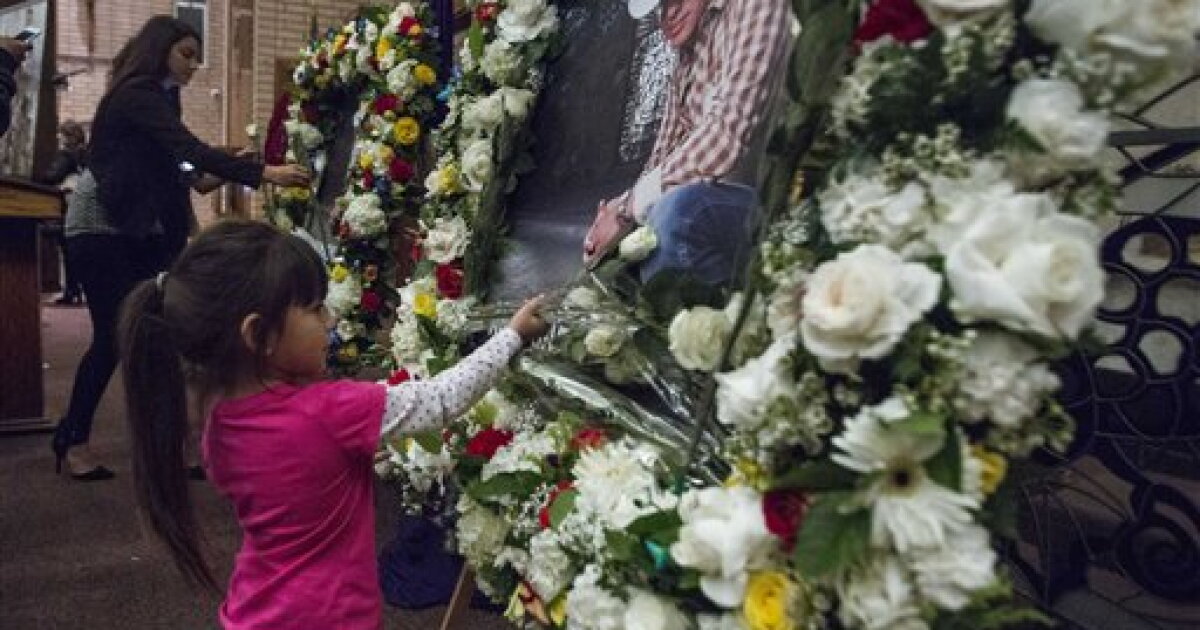 Hundreds turn out in LA for Mexican singer Ariel Camacho's memorial | LAist
