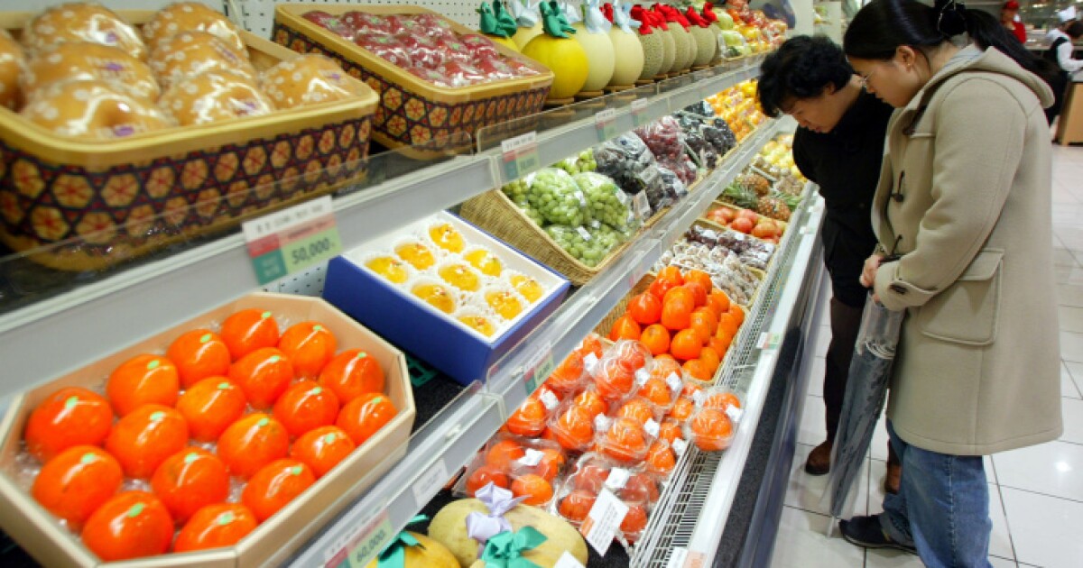 Grocery maangchi korean states united food How To Shop A Korean Market Like A Pro | LAist