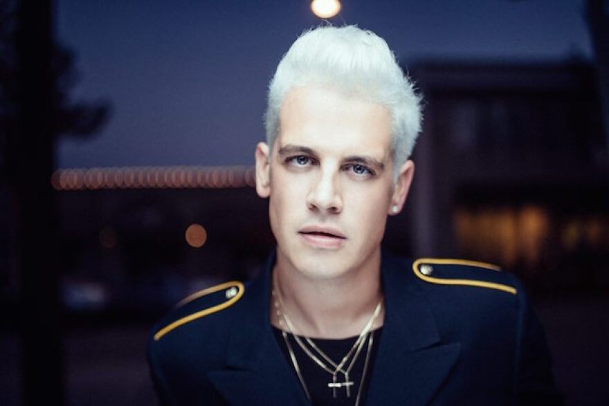 milo-yannopoulos-facebook.jpg