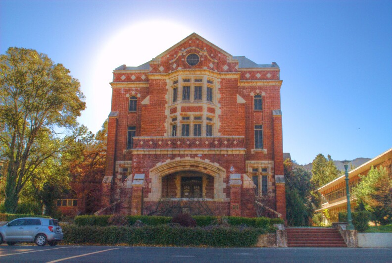 Sonoma Developmental Center's main building.