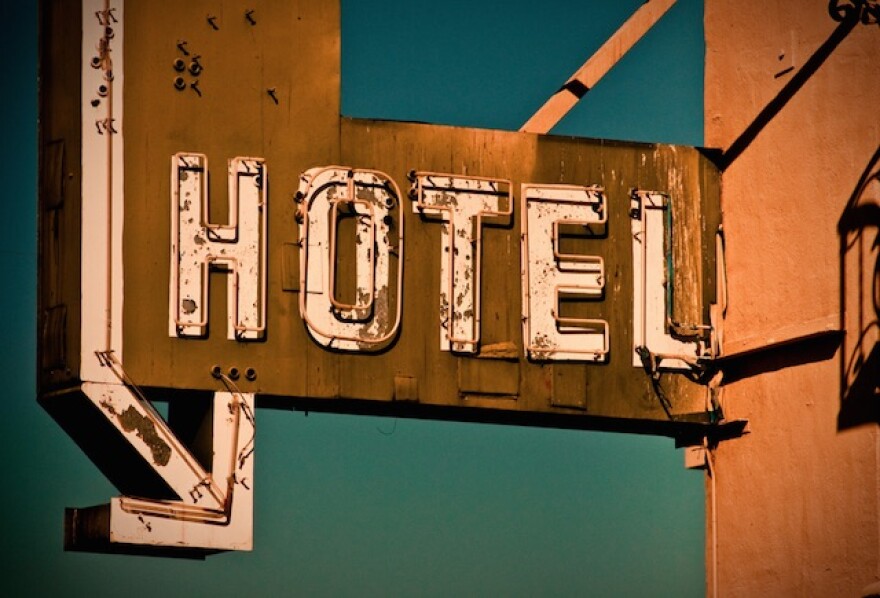 hotel_sign_old.jpg