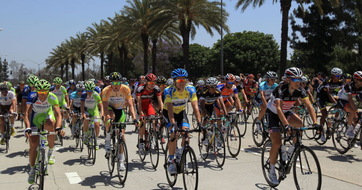 Pro bike race pedals into downtown LA | LAist