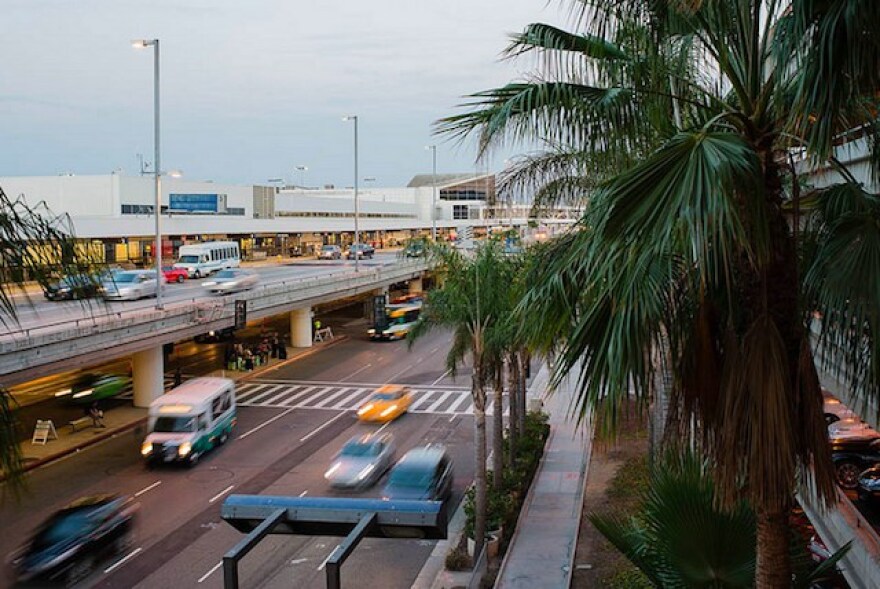 lax-curbside.jpg