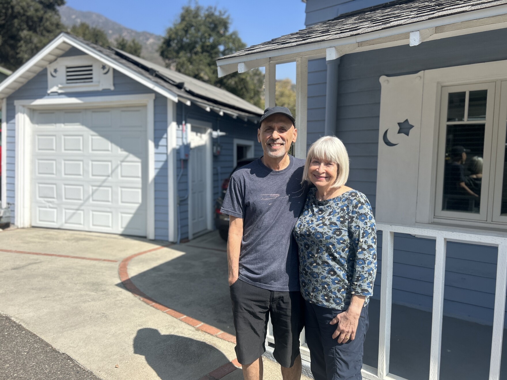 Rooftop solar and battery storage helped these retirees ride out recent