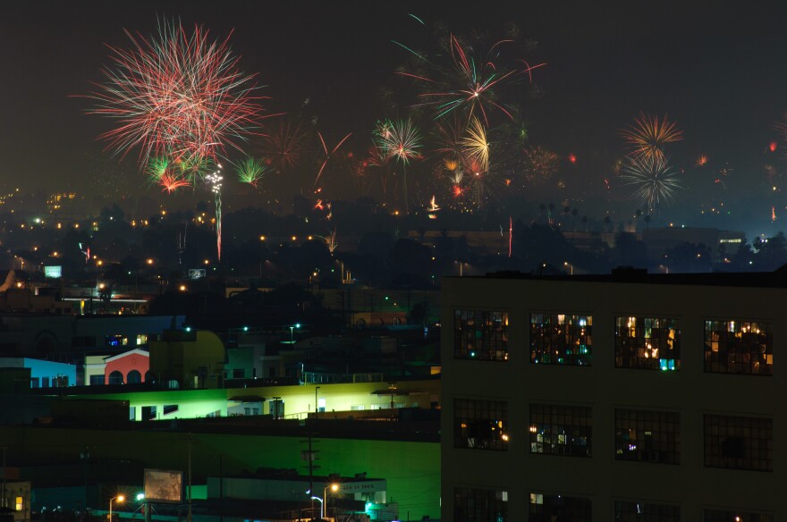 Smoke from LA fireworks stays trapped under incoming heat wave, causing poor air quality