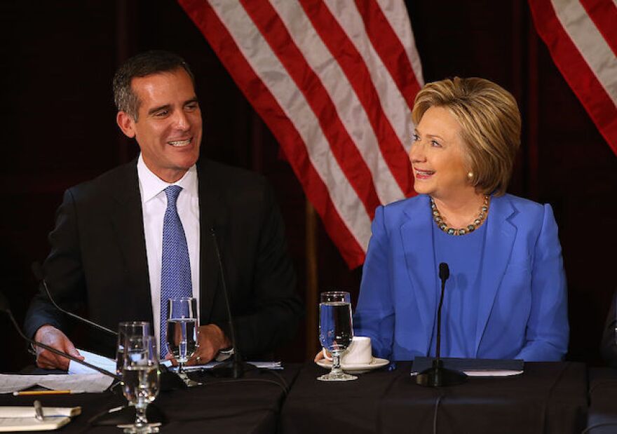 clinton_garcettu.jpg