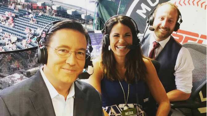 Jessica Mendoza (center) calling 