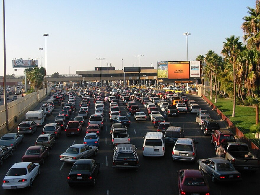 san_ysidro_border_crossing.jpeg