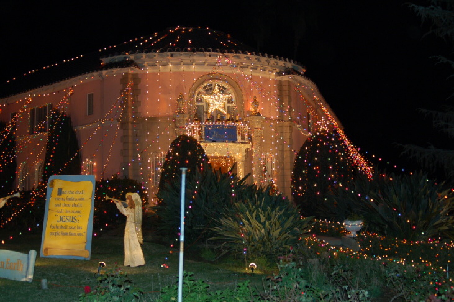Balian House Christmas Lights 2025