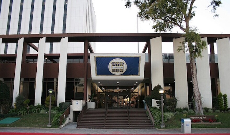 comptoncityhall.jpg