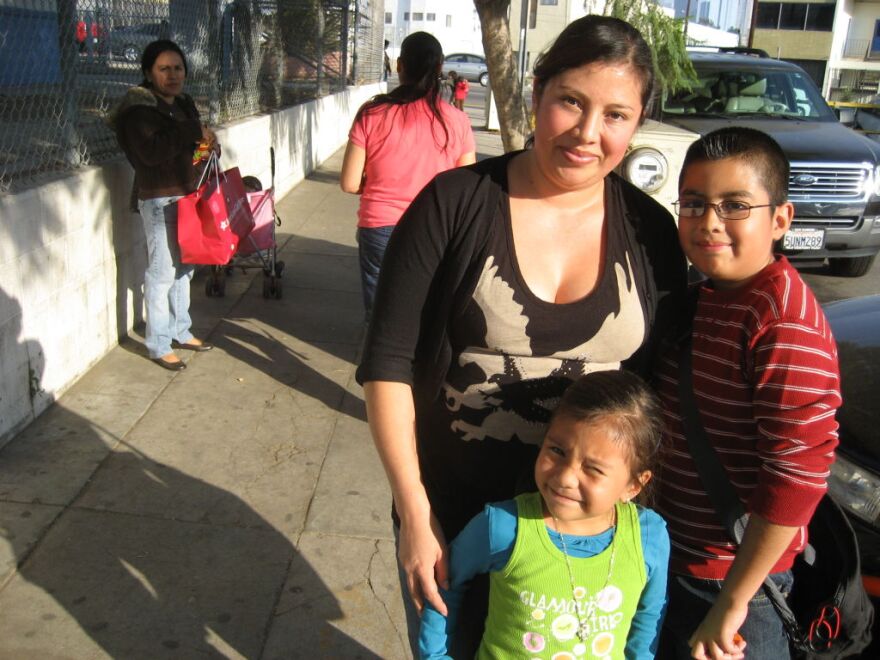 Onilda Anzueto's two children attend Hoover Elementary School near MacArthur Park. They qualify for but are not signed up for L.A. Unified's federally funded, free breakfast program. Nutrition advocates urge educators do more to sign up families like hers.