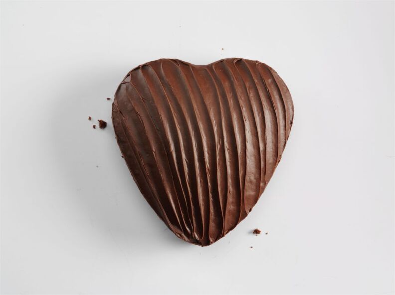 heart shaped chocolate cake