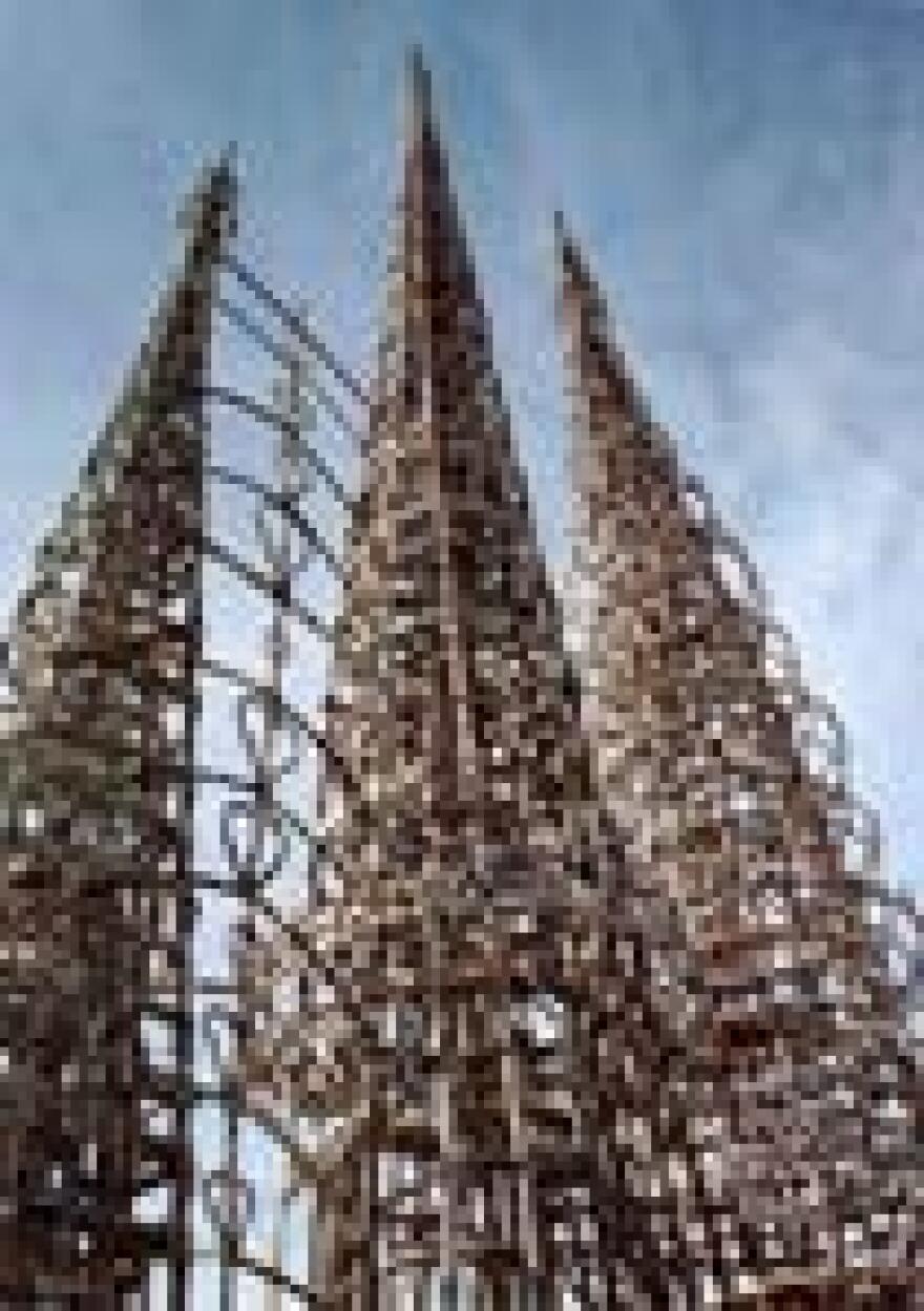 watts-towers-not-closing.jpg