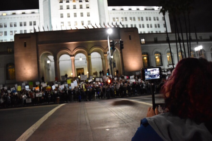 facebook_live_protest_640.jpg