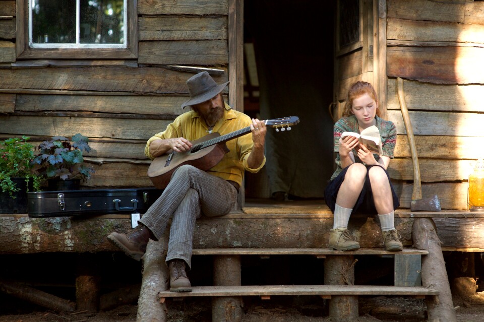 CF_00476_R
(l to r) Viggo Mortensen stars as Ben and Annalise Basso as Vespyr in CAPTAIN FANTASTIC, a Bleecker Street release.
Credit: Wilson Webb / Bleecker Street
