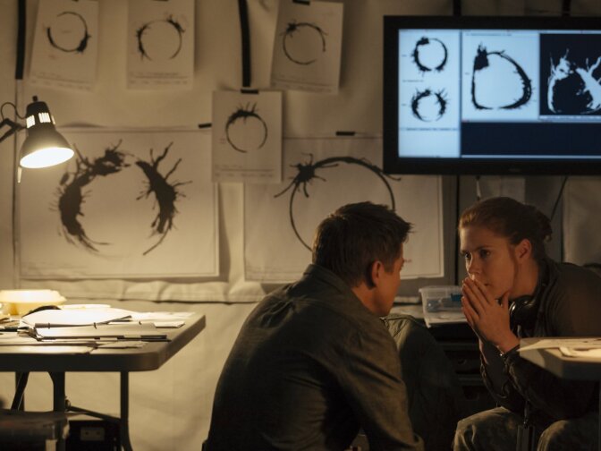 Jeremy Renner and Amy Adams in a scene from "Arrival."