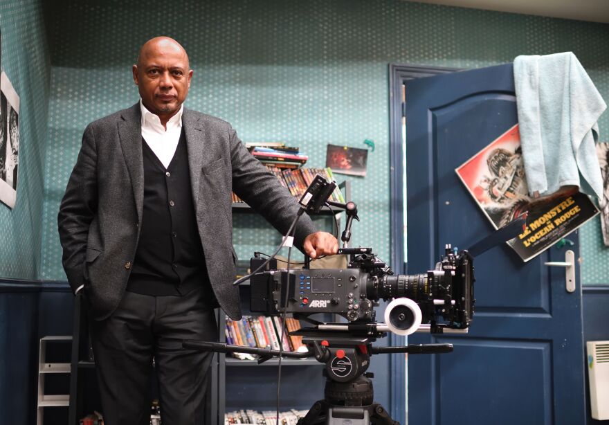 Haitian filmmaker and political activist Raoul Peck poses during a photo session at La Femis Studios on January 20, 2017 in Paris.  / AFP / Eric FEFERBERG        (Photo credit should read ERIC FEFERBERG/AFP/Getty Images)