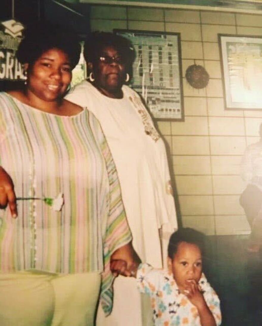Jeanette Taylor, her mother and her youngest child in 2006.