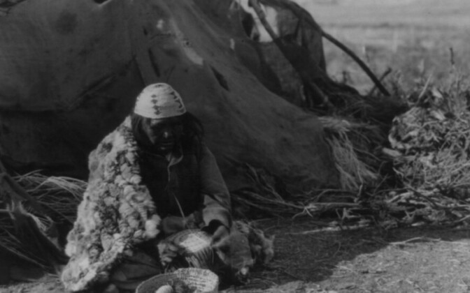  PAGE 248.Edward S. Curtis, "ACHOMAWI BASKET-MAKER,"photograph, 1923. Courtesy of Library of Congress, Prints & Photographs Division, Edward S. Curtis Collection, LC-USZ62-98674