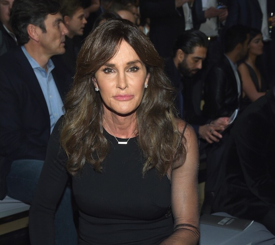 caitlyn_jenner_sued.jpg