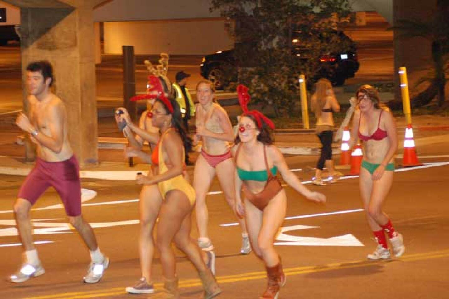 Thousands Strip Down at the UCLA Undie Run (Continued) LAist