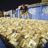 Food policy scientists from Harvard and the Natural Resources Defense Council found a mish-mash of rules governing use-by, best-buy and sell-by dates on perishable foods. 