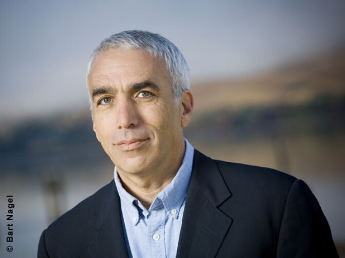 A photo of author and journalist David Sheff.