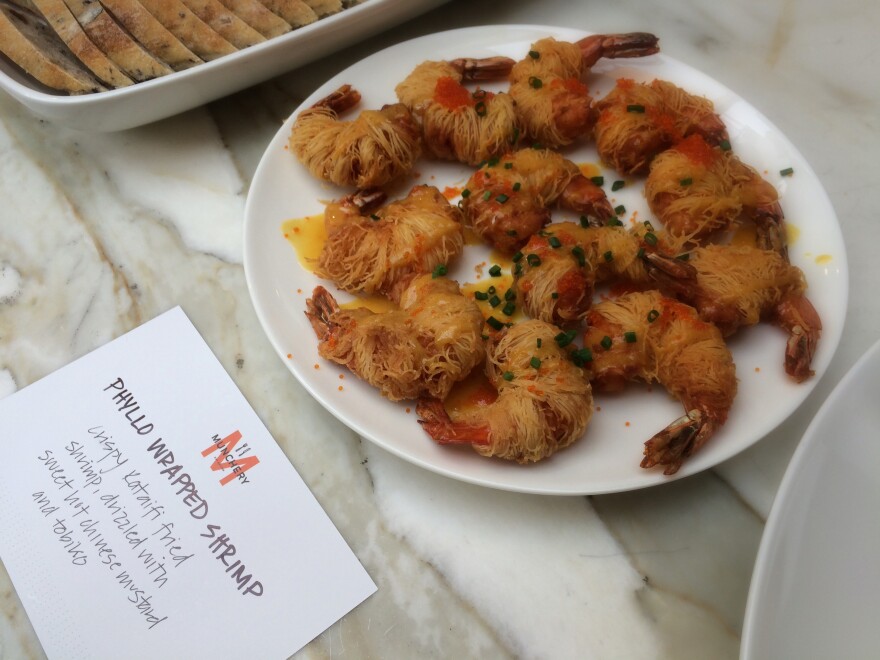 Services like Munchery set a weekly menu of dishes that can be ordered for delivery and only feature organic ingredients. 