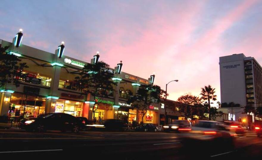VenturaBlvd_SOaks.jpg