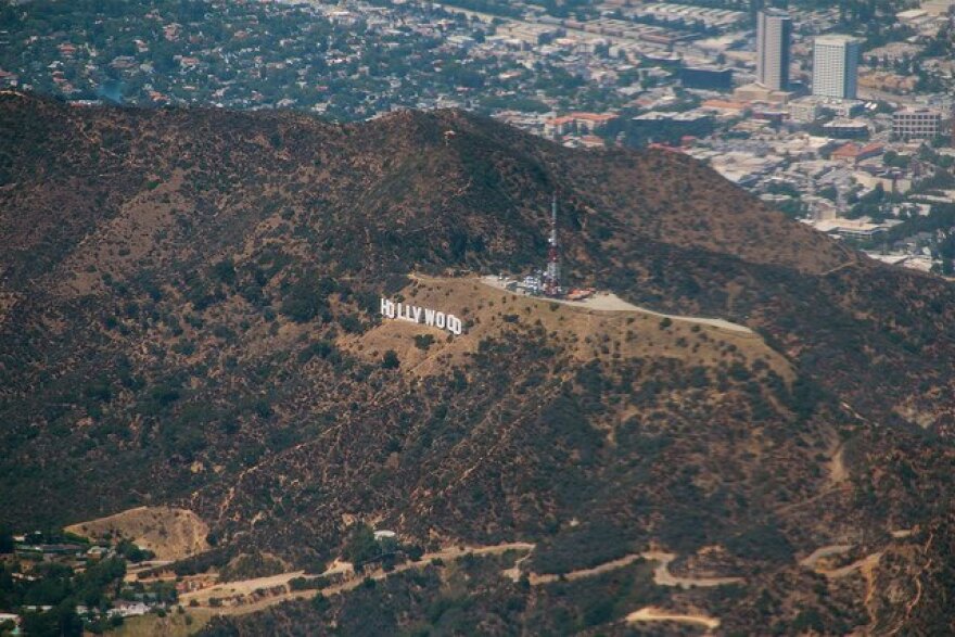 Alex_de_Cordoba_Hollywood_Sign.jpg