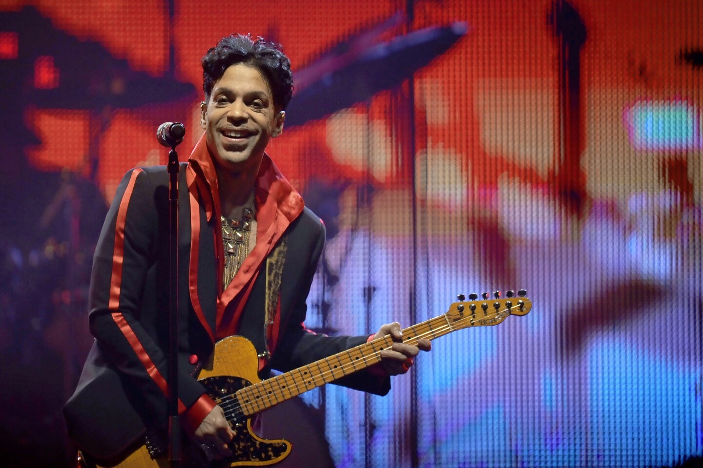 US artist singer and songwriter Prince performs on stage during his concert in Antwerp Sportpaleis, on November 8, 2010.  AFP PHOTO /BELGA PHOTO DIRK WAEM (Photo credit should read DIRK WAEM/AFP/Getty Images)