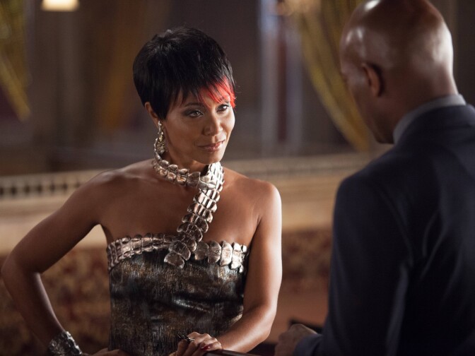 Detective Crispus Allen (Andrew Stewart Jones, R) questions Fish Mooney (Jada Pinkett Smith, L) in the "The Balloonman" episode of "Gotham."