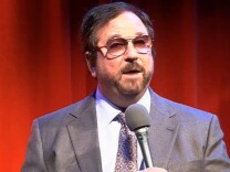 Well-known Hobart Elementary School teacher Rafe Esquith speaks at a KPCC Crawford Family Forum event in 2013.
