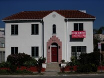 LOS ANGELES, CA - FEBRUARY 01:  A for rent sign is posted on an apartment building on February 1, 2017 in Los Angeles, California.  According to the Consumer Price Index, rental prices in Southern California have spiked 4.7 percent in 2016 compared to 3.9 percent in 2015. The increase is the fastest since 2007.  (Photo by Justin Sullivan/Getty Images)