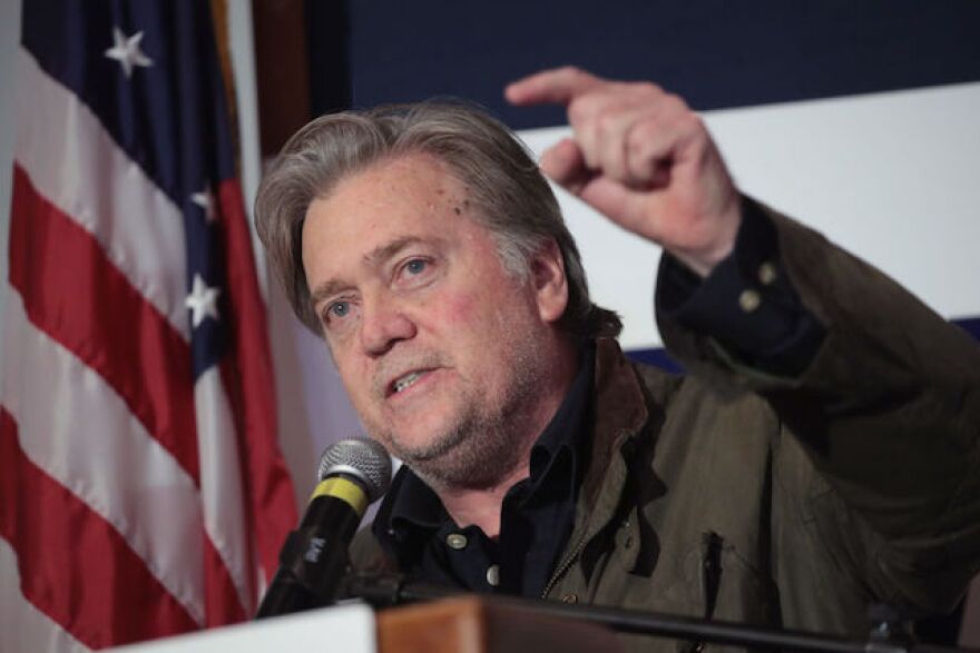 stevebannon_raisedhand.jpg