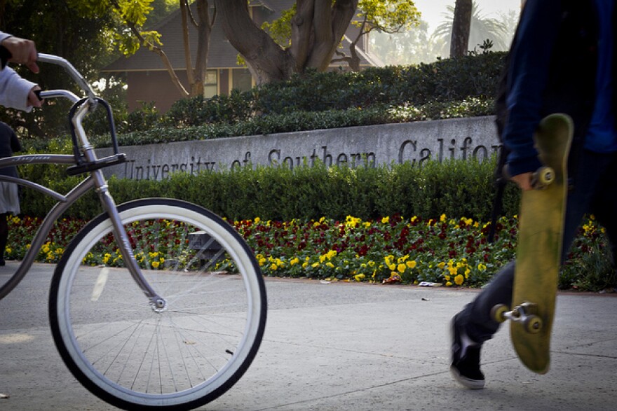 uscsign.jpg