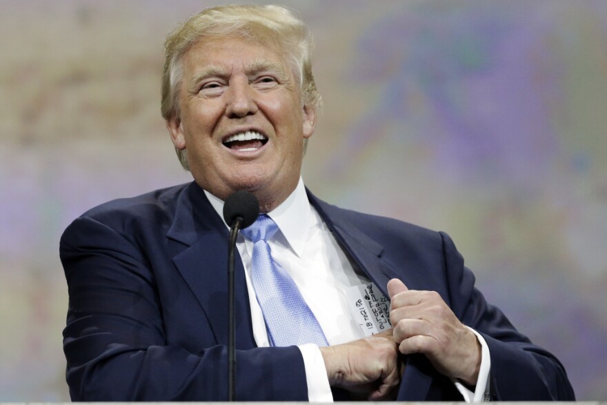 Donald Trump has signed a non-binding loyalty pledge with the Republican National Committee not to run as a third party candidate