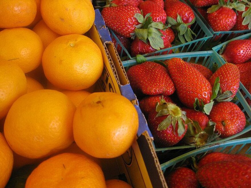oranges-strawberries.jpg