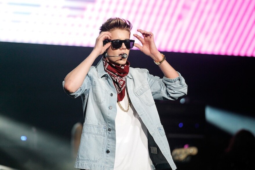 justin_bieber_glasses.jpg