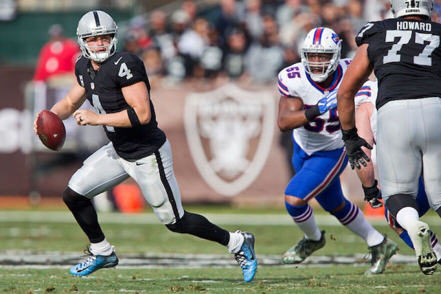 derek_carr_raiders.jpg