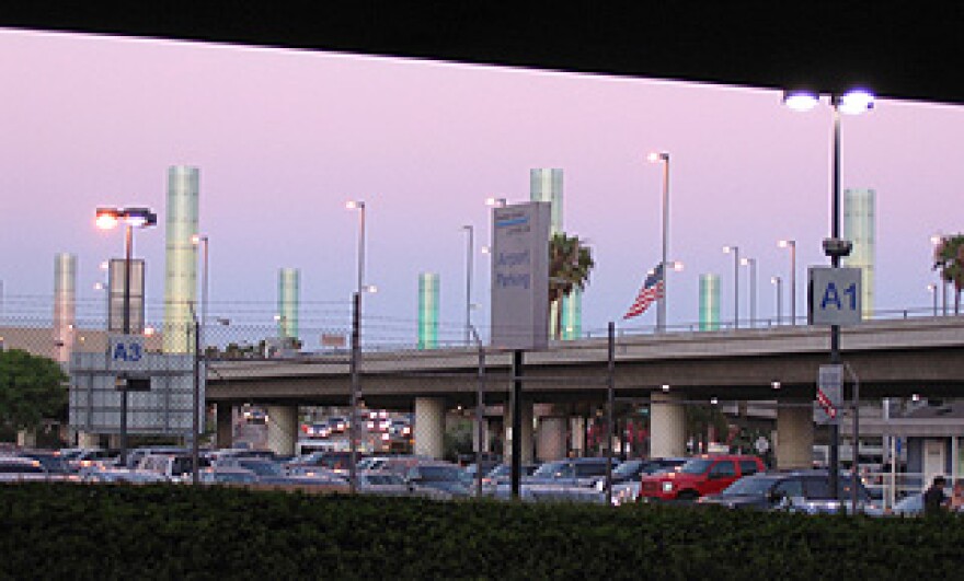 parking_LAX_lotA.jpg