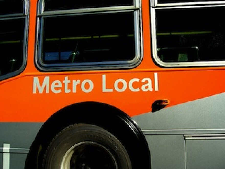 metro-bus-local-320.jpg