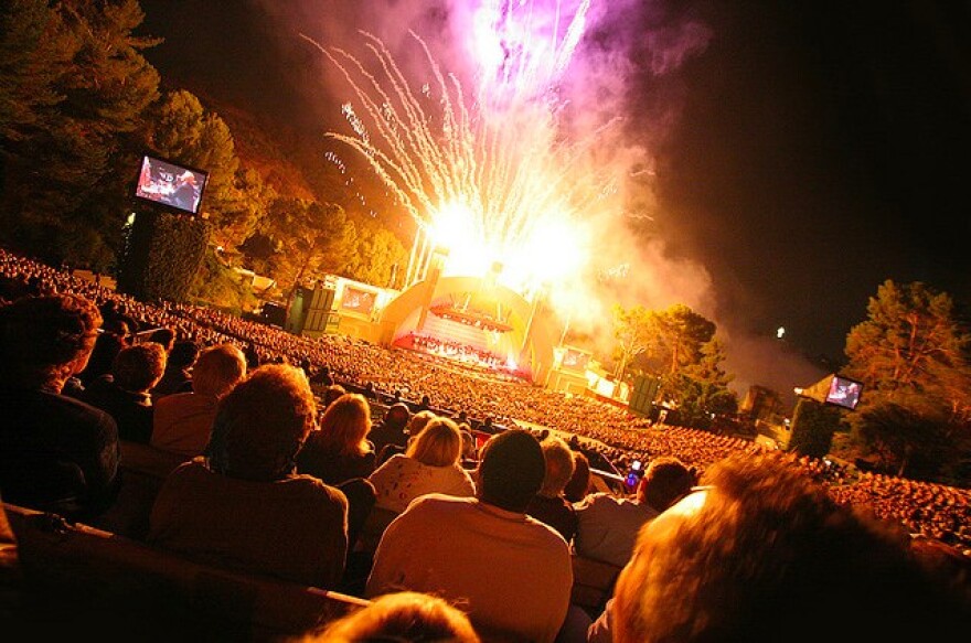 hollywood-bowl-fireworks.jpg