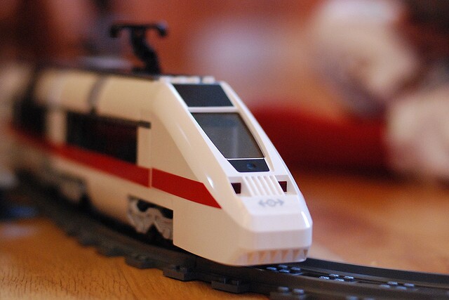 lego_train.jpg