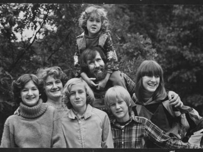 Henson Family, 1977. Taken for People Magazine. L to R: Cheryl, Jane, Brian, Jim with Heather on his shoulders, John, Lisa. JHC owns the rights to this image (bought in the 1990's). Originals reside with Jim Henson Legacy.